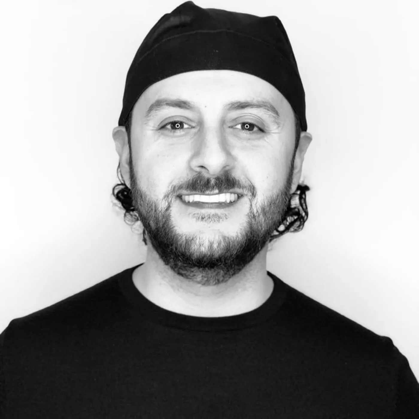 Dr Arvin Yarollahi, läkare på Beauty@Home i Trollhättan