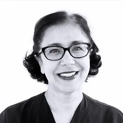Dr Fayeqa